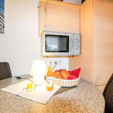 Und Zentrumsnahe Für Bis Zu 2 Personen In Döse Apartamento *